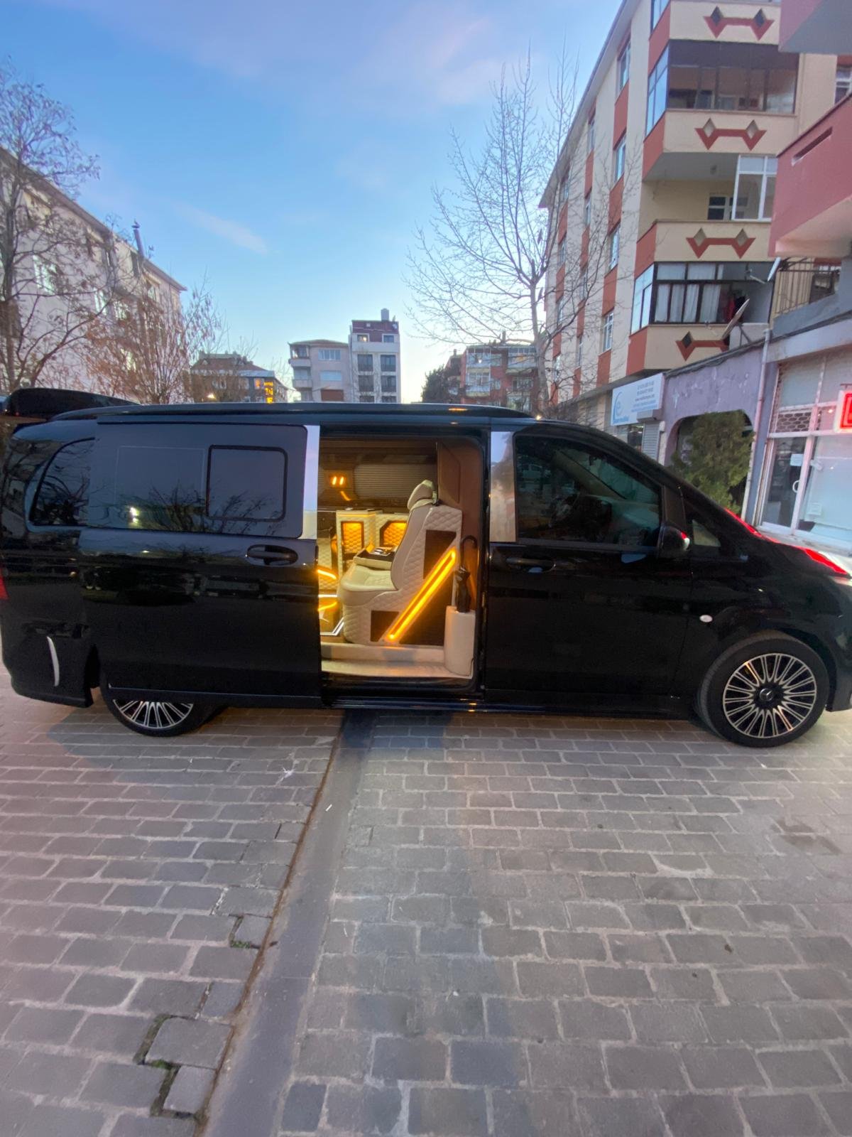 Mercedes S-Serisi lüks VIP transfer aracı - business class